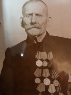 Гнездилов Иван Степанович